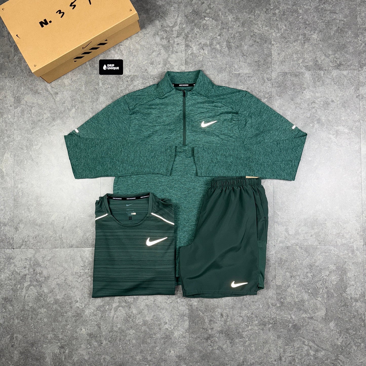 Nike Element 1/4 Zip Top Vintage Green
