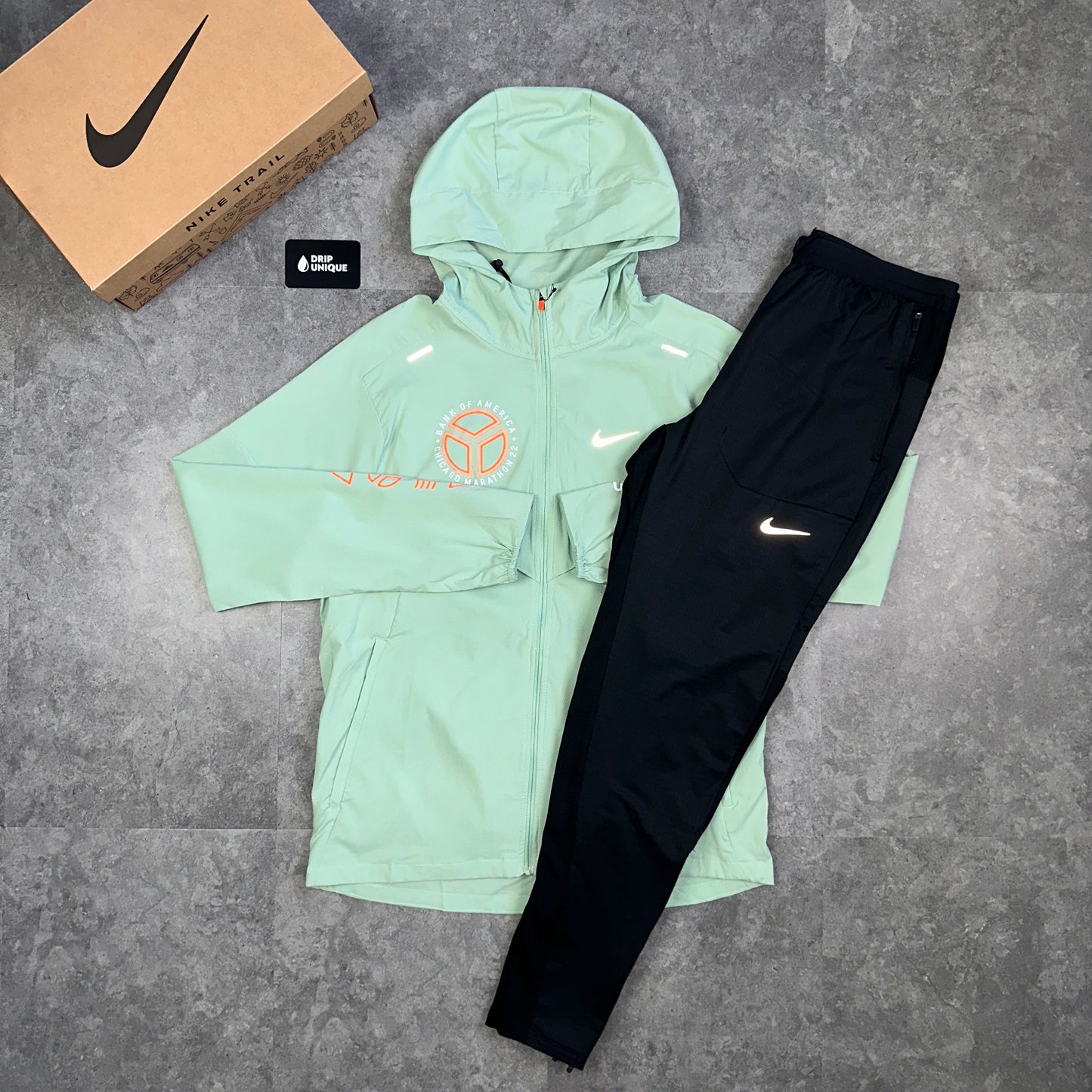 Nike UV Windrunner Jacket Chicago Finisher Mint