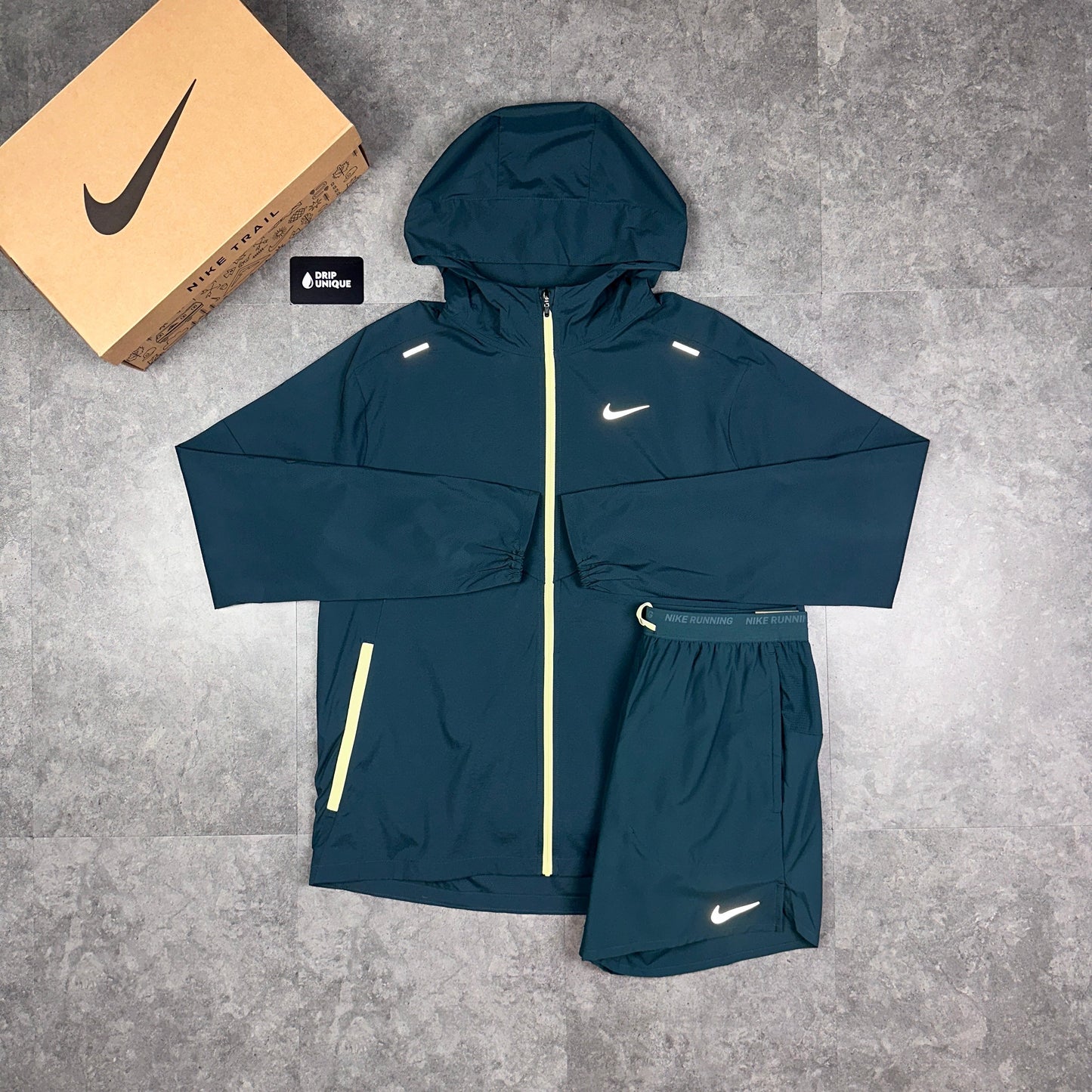 Nike UV Windrunner Jacket Deep Jungle