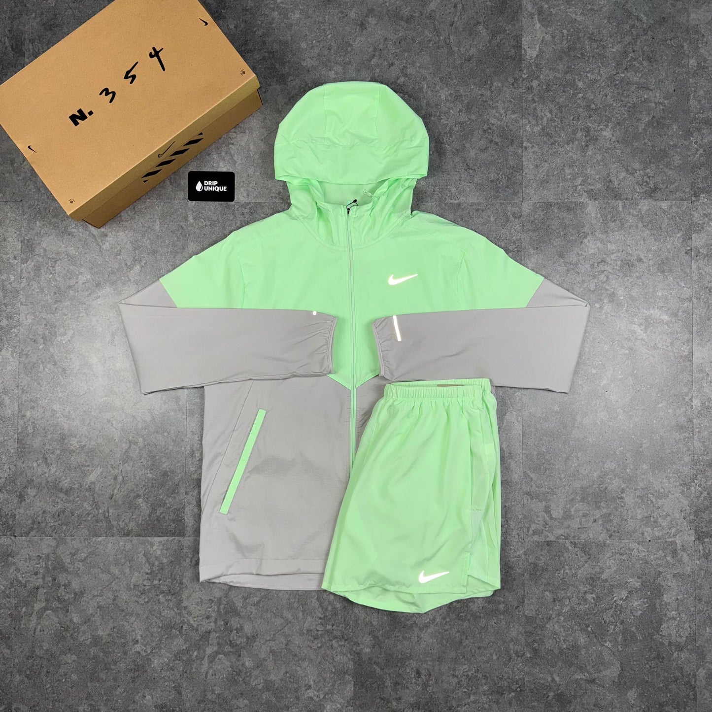 Nike Dri-Fit Challenger Shorts 5" Vapour Green