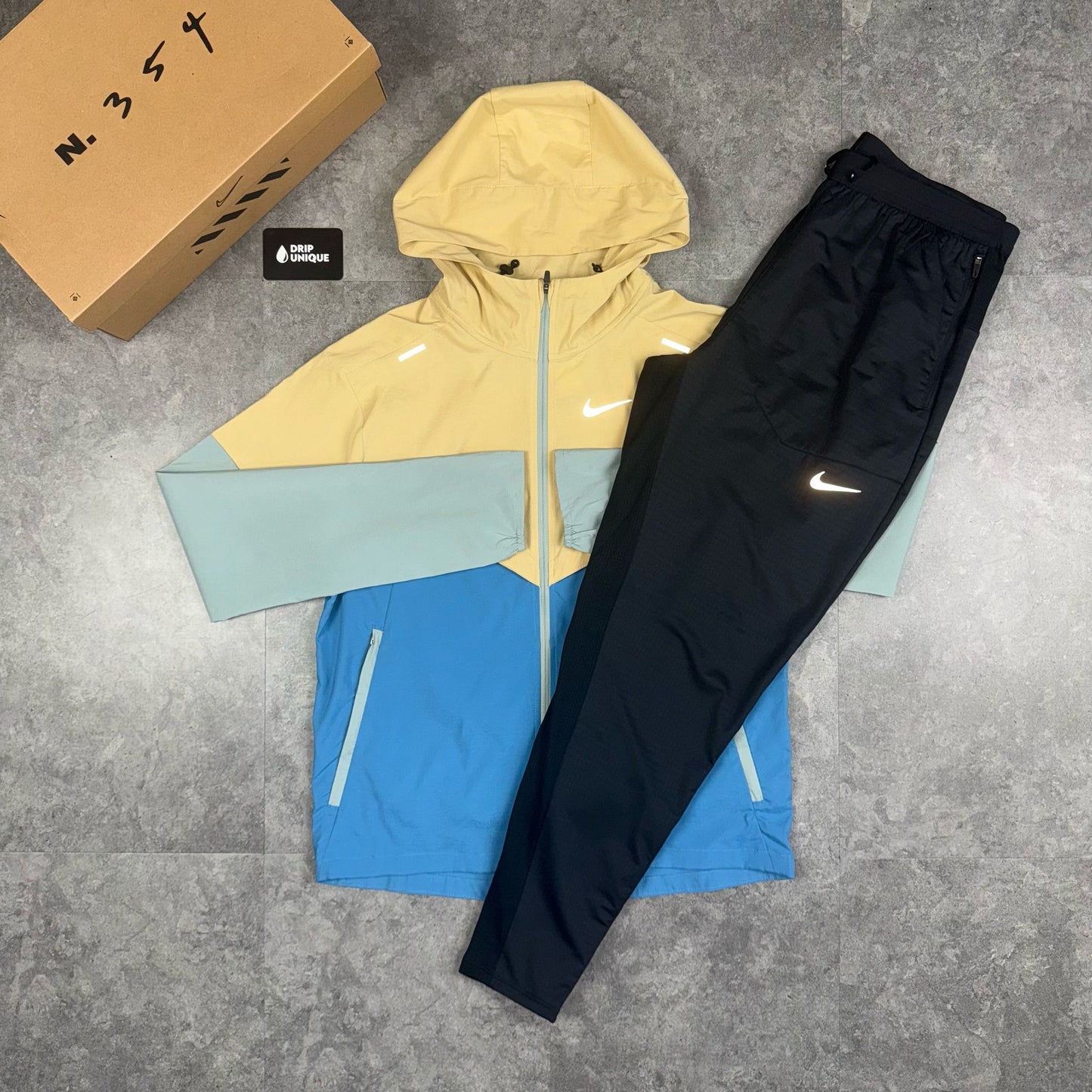 Nike UV Windrunner Jacket Yellow/Blue