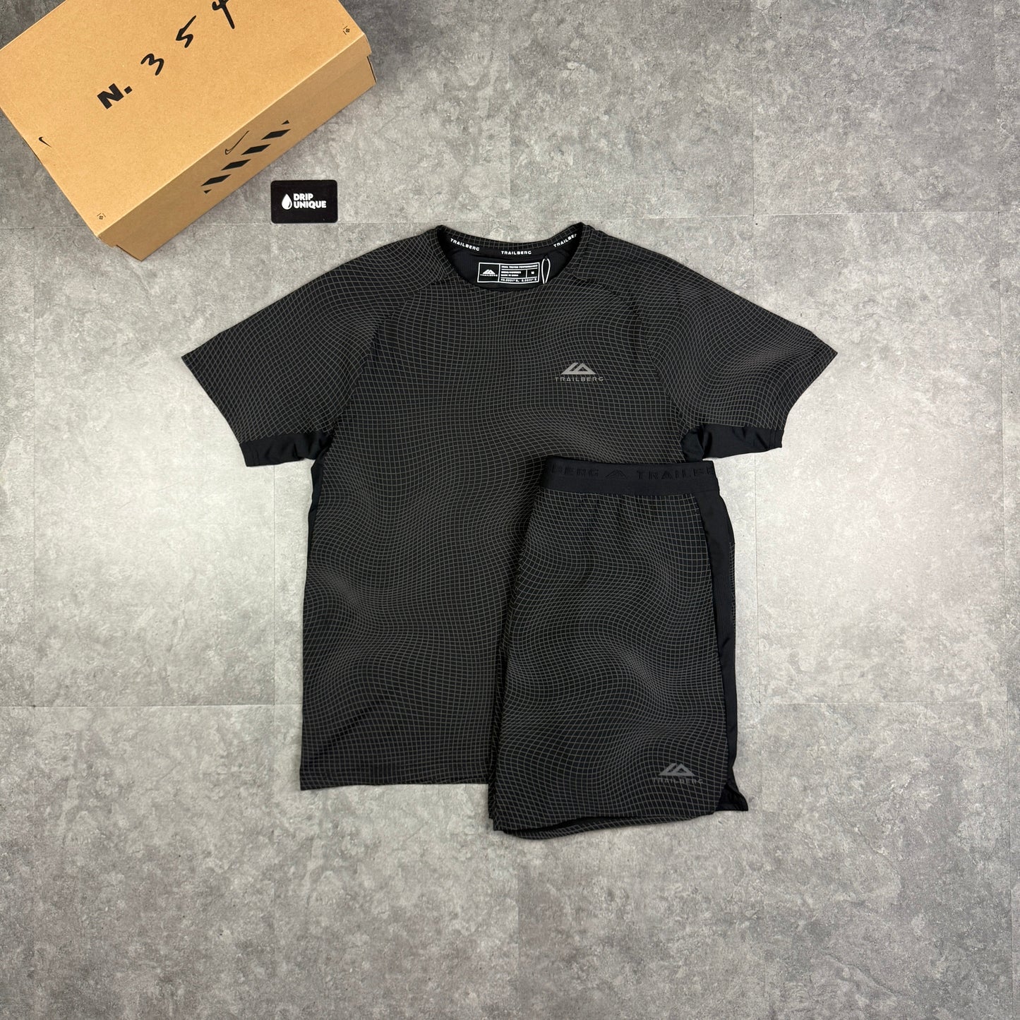 Trailberg Aspect T-Shirt Black & Black Aspect Shorts Set