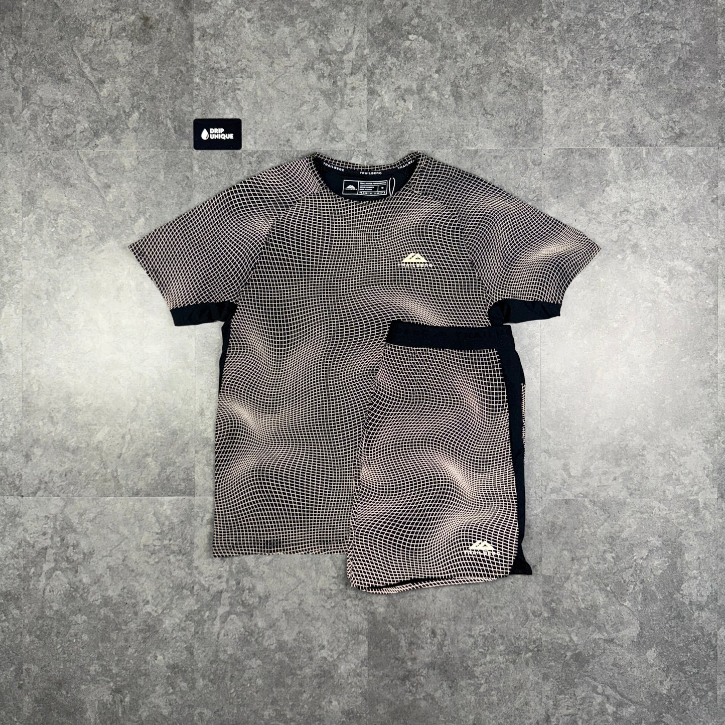 Trailberg Aspect T-Shirt Black & Black Aspect Shorts Set