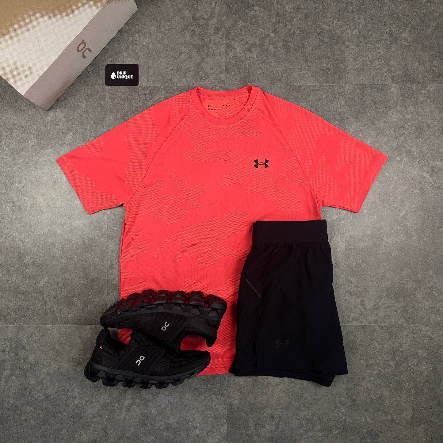 Under Armour Jacquard T-Shirt Salmon & Launch Speedpocket Shorts Set