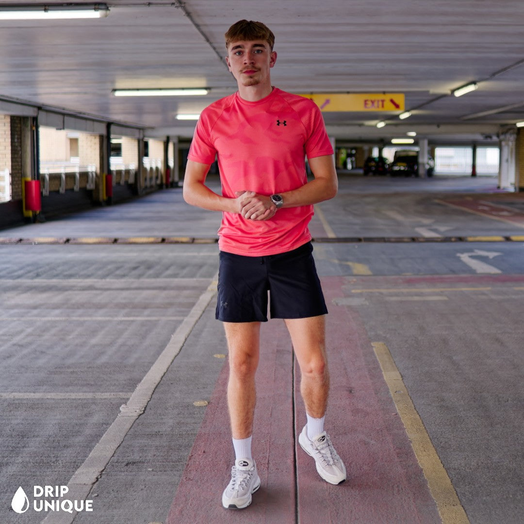 Under Armour Jacquard T-Shirt Salmon & Launch Speedpocket Shorts Set