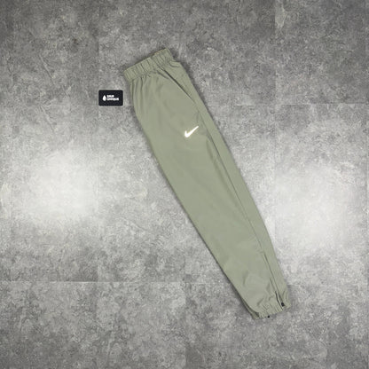 Nike Challenger Form Pants Khaki