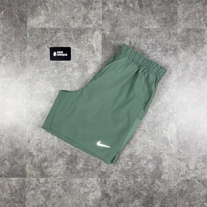Nike Dri-Fit Challenger Shorts 7" Clay Green