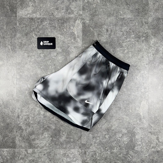 Nike Running Division Distorted Flex Stride Shorts 5" Black